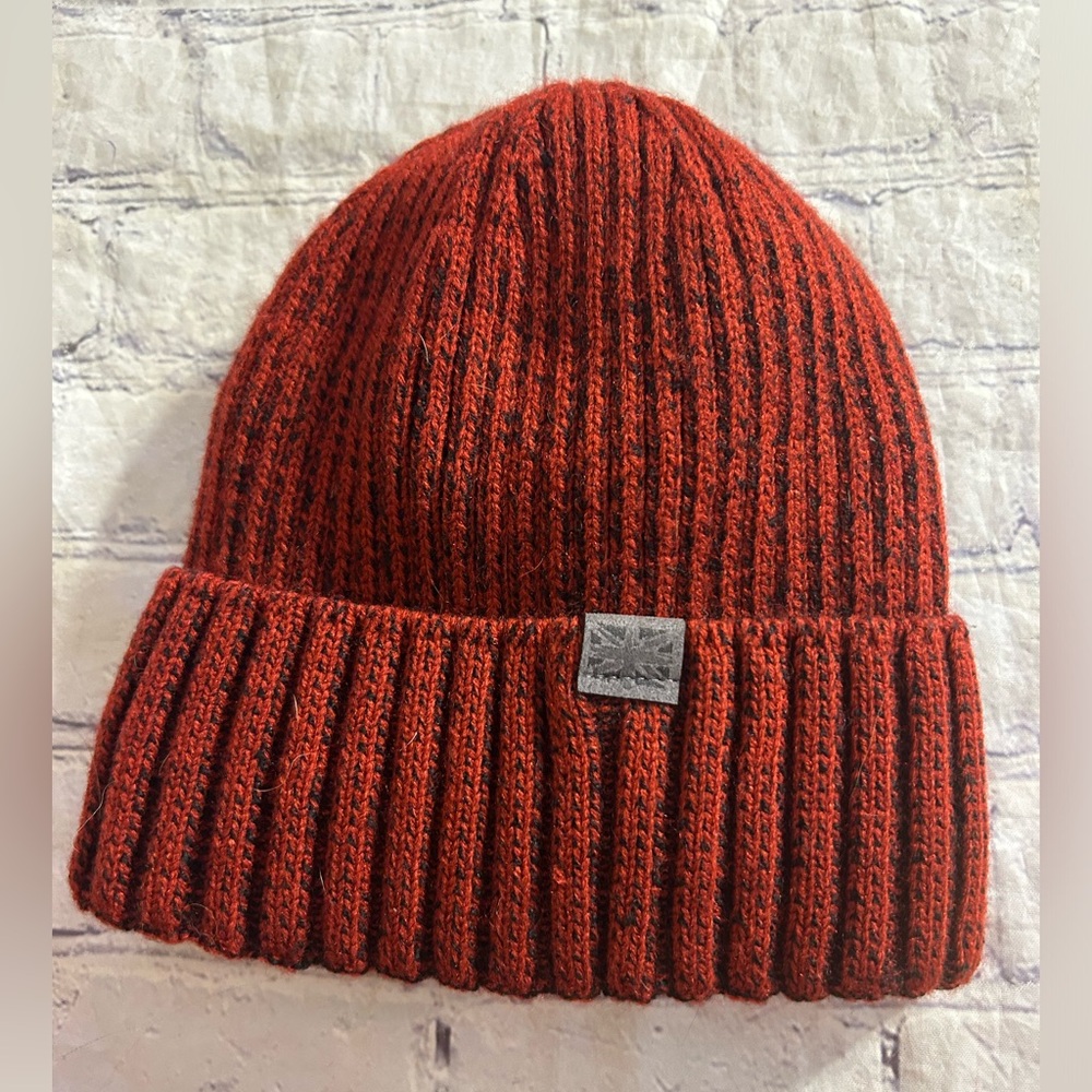BRITTS KNITS MENS WINTER HARBOR BEANIE RUST RED COLOR ONE SIZE FITS MOST - Picture 2 of 9